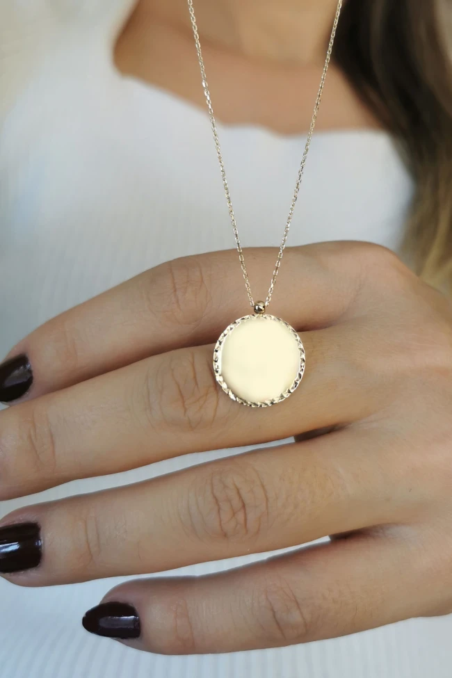 1.7 Cm Altın Kalem İşli İsimlik Plaka Kolye