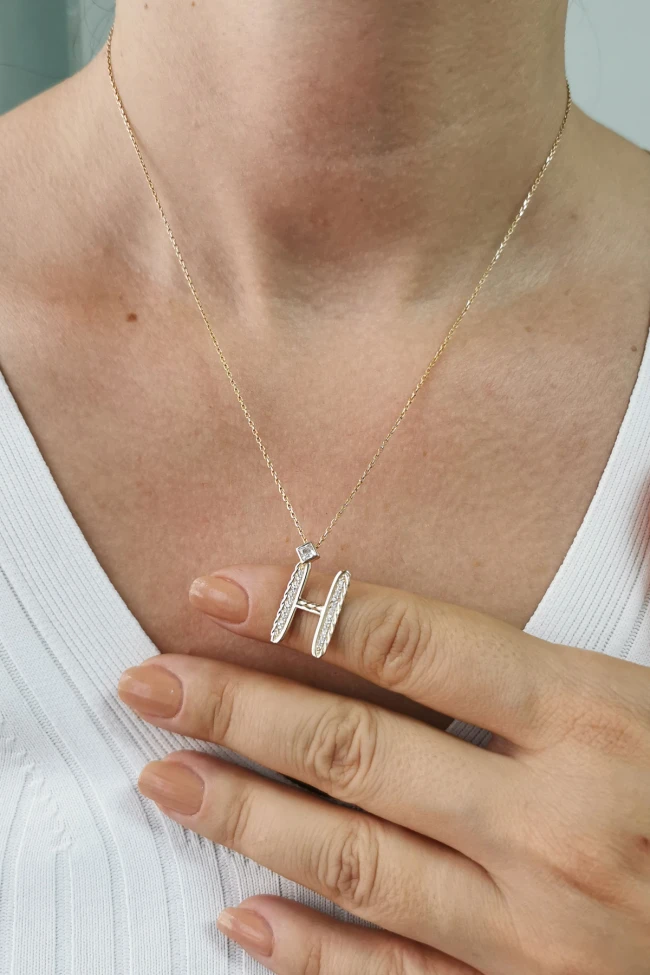 Altın Burgu Kenar H Harf Kolye