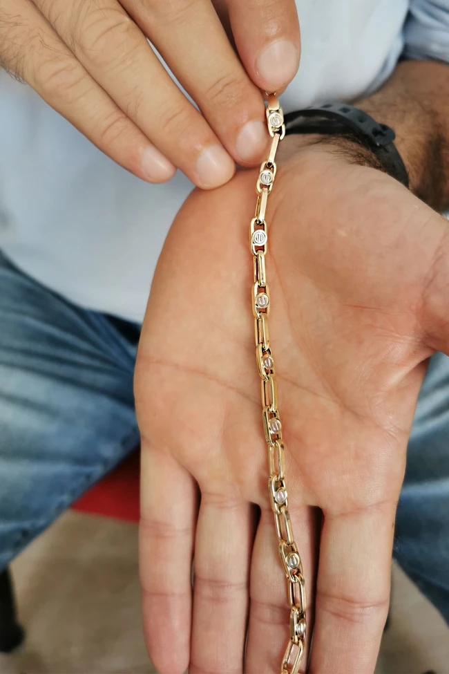Altın Vida Başı Detaylı Erkek Bileklik