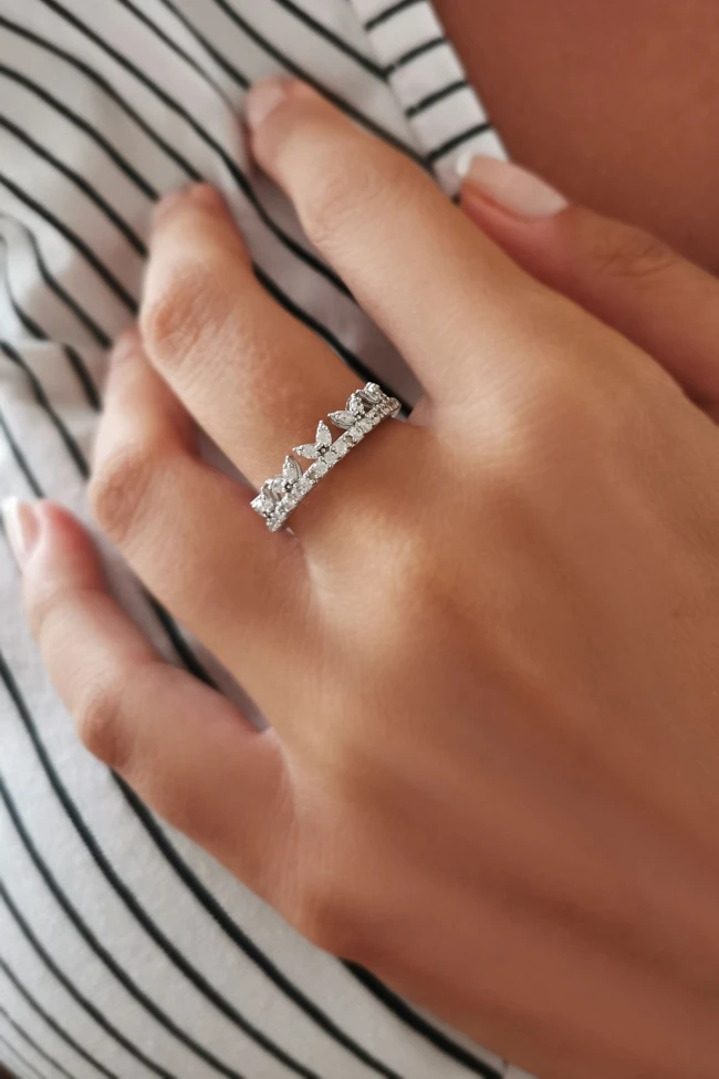 Beyaz Altın Taç Model Kombin Yüzük