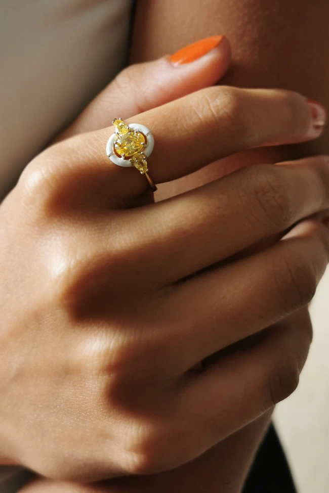 Beyaz Mineli Citrine Taşlı Altın Yüzük