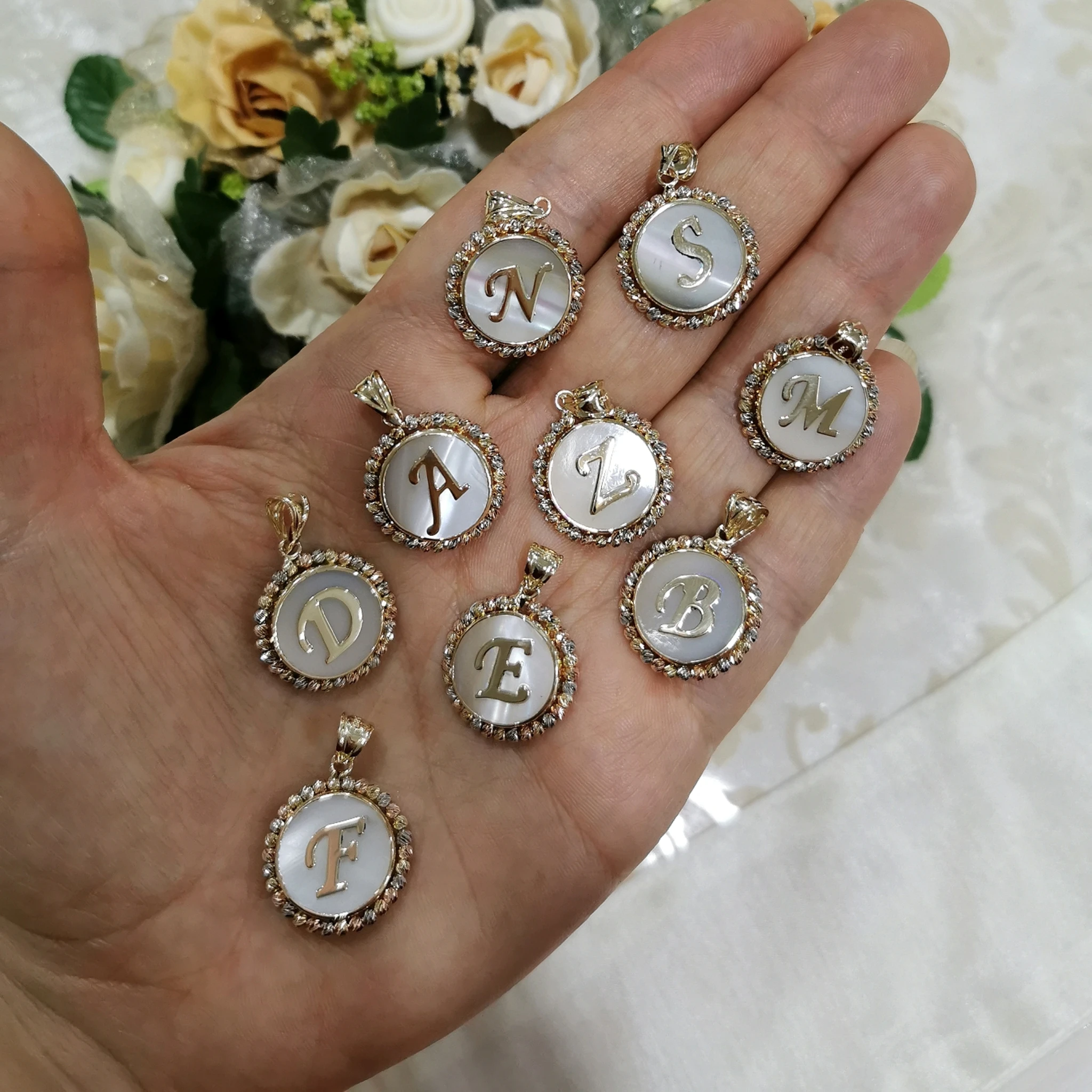 Dorika Çerçeve Altın Harf Kolye (Tüm Harfler) (KLY0244)