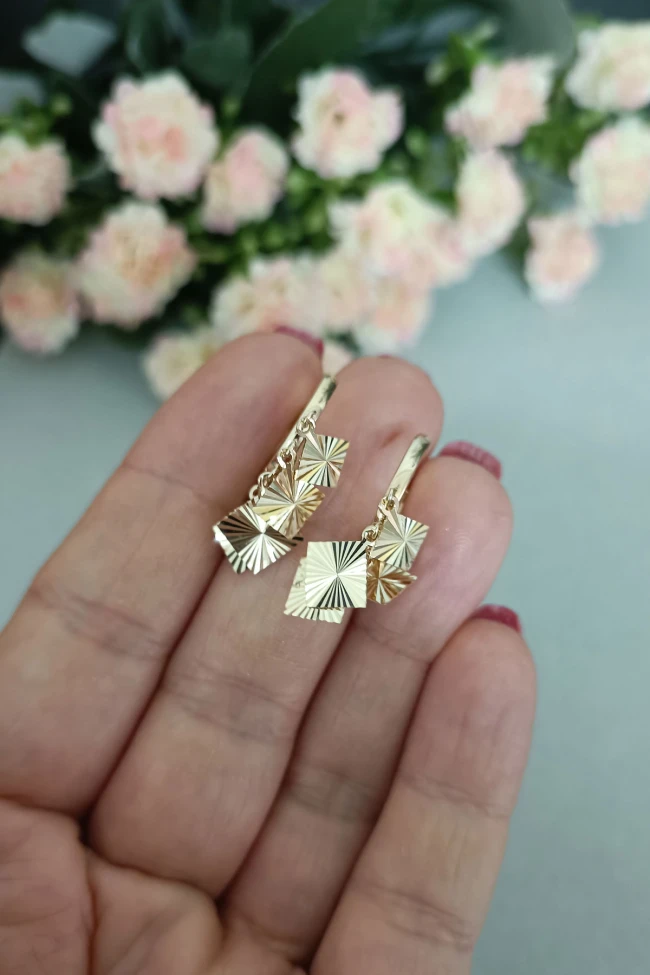 Kare Model Altın Şakira Küpe