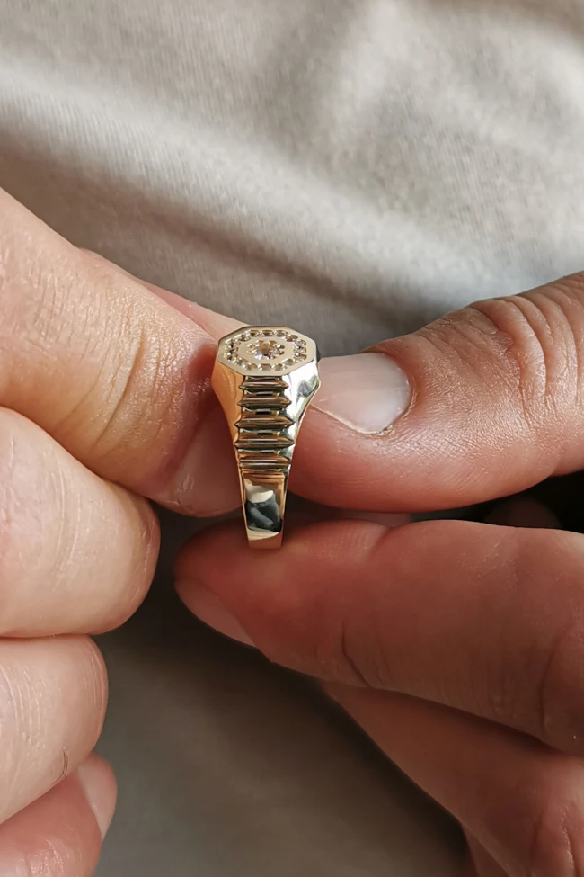 Köşegen Taşlı Altın Unisex Yüzük
