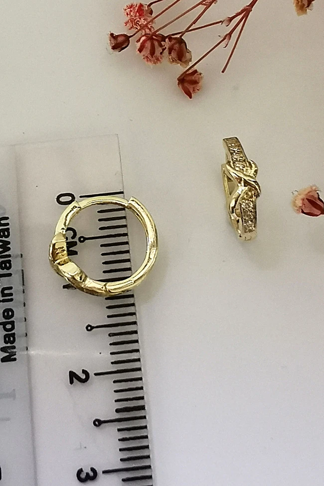 Mini Halka Model Altın Çocuk Küpesi