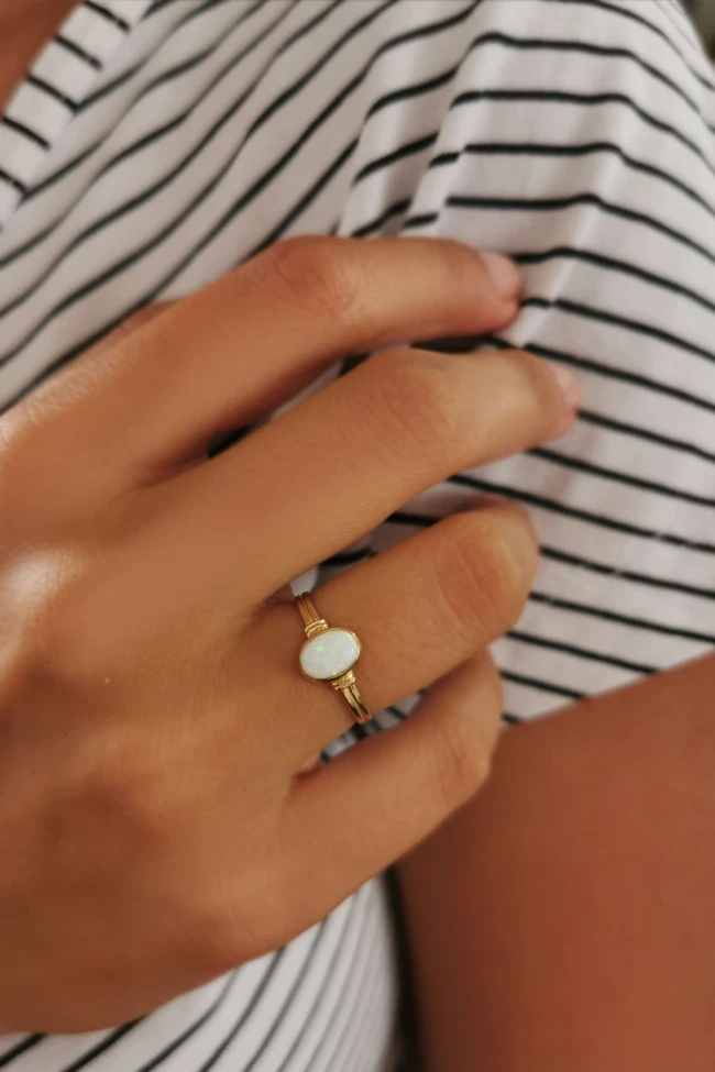 Opal Taşlı Altın Sade Yüzük