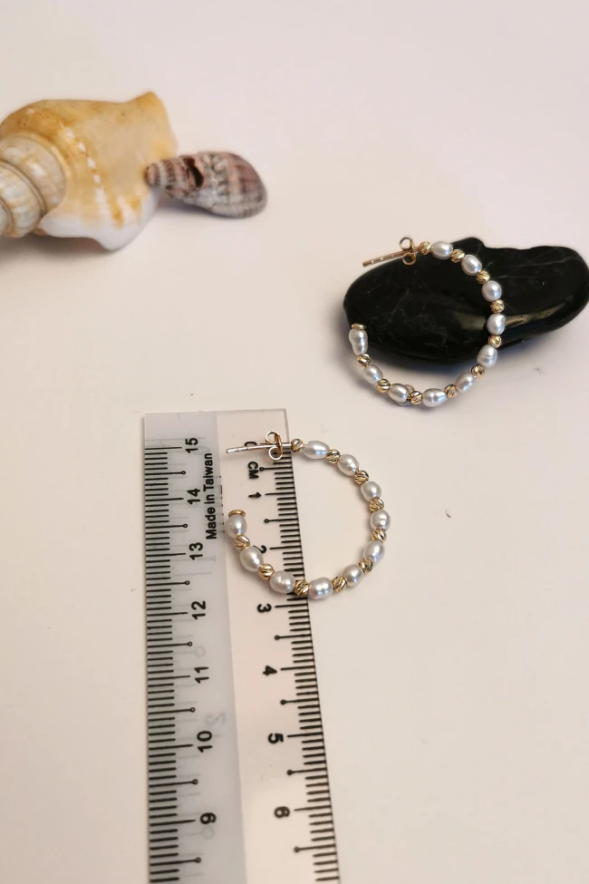 Oval İncili Altın Yarım Halka Küpe