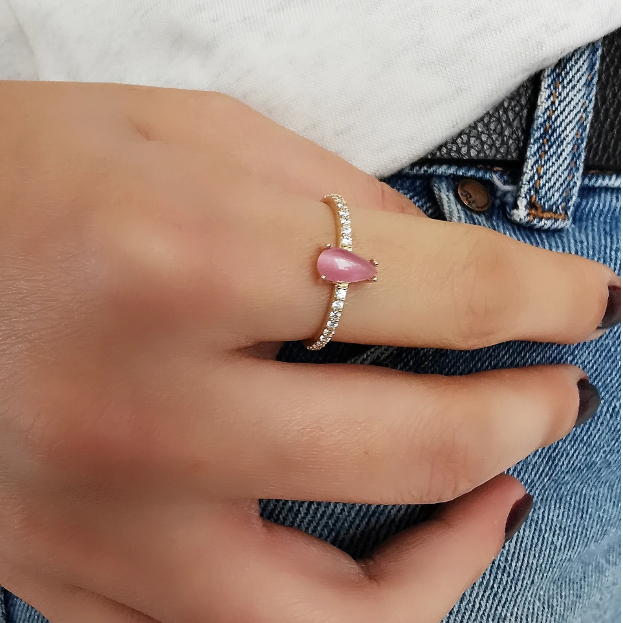 Pembe Damla Taşlı Altın Yüzük (YZK0136)