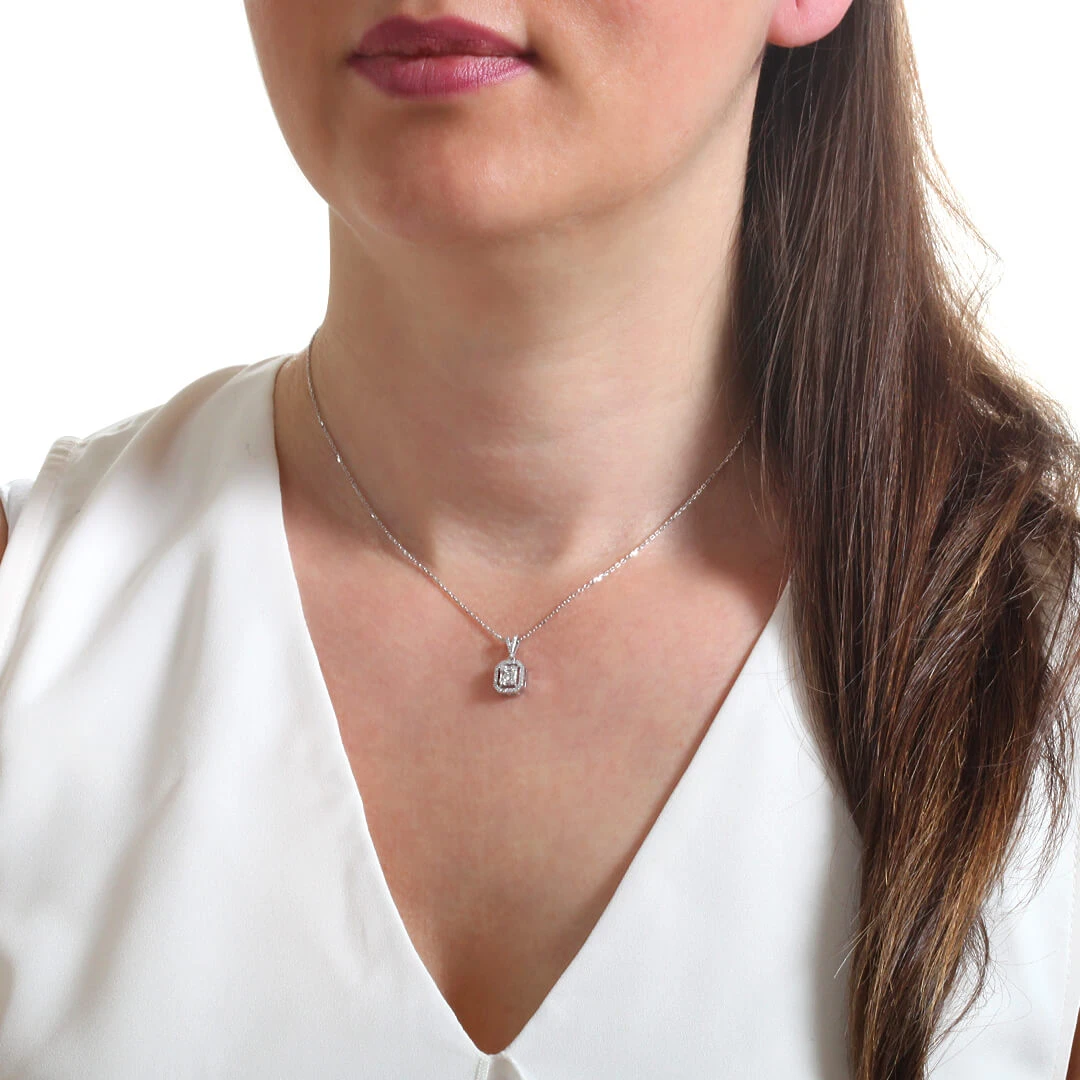 Pırlanta 0.25 Ct. Baget Taşlı Kolye (BKU7859)