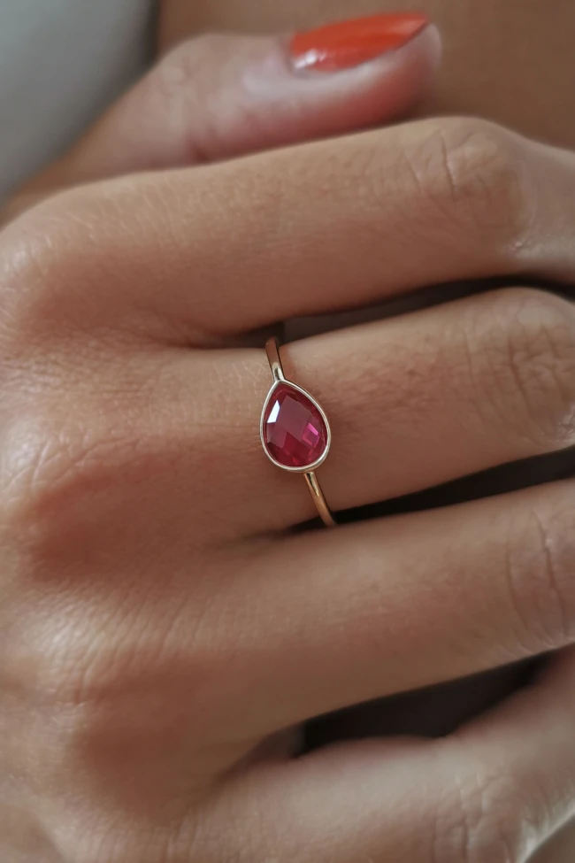 Ruby Damla Taşlı Altın Sade Yüzük