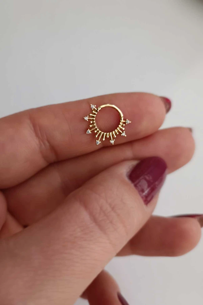 Sarı Altın Mini Taş Detaylı Altın Tragus Küpe