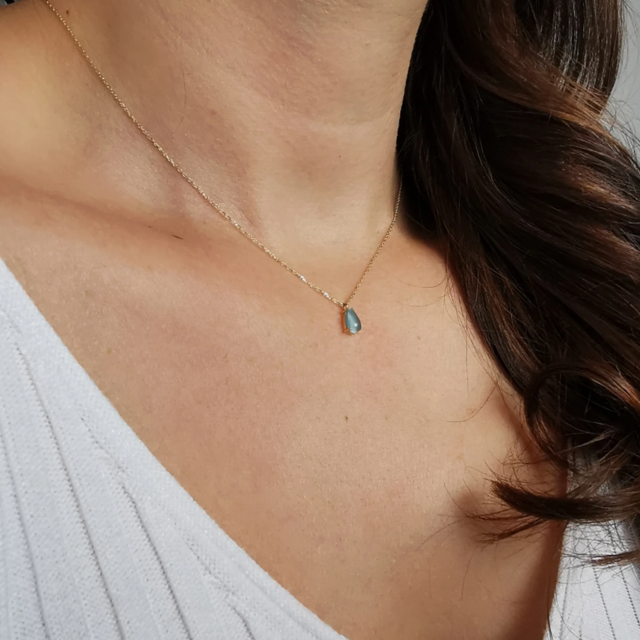 Su Damlası Auqa Taşlı Minimal Altın Kolye (KLY0312)