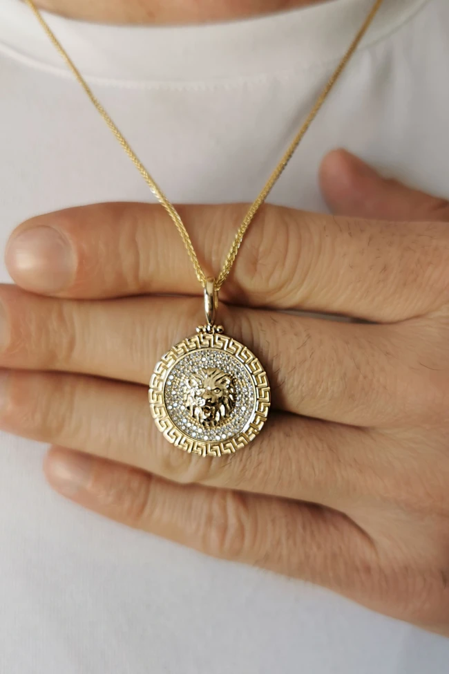 Taşlı Altın Aslan Model Erkek Kolye