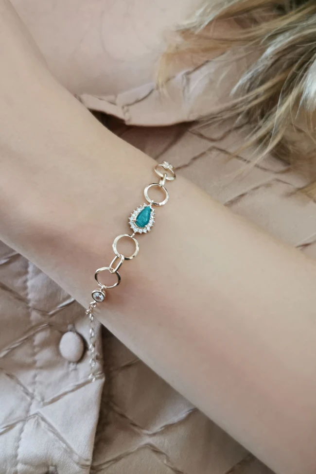 Yeşil Damla Taşlı Altın Minimal Bileklik