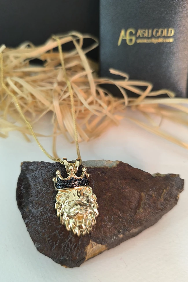 3.5 Cm Siyah Taşlı Erkek Aslan Altın Kolye