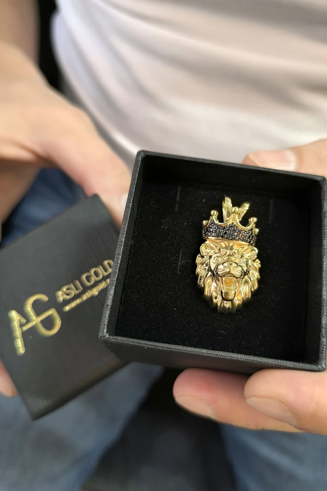 Altın 3.5 Cm Büyük Boy Siyah Taşlı Aslan Kolye Ucu