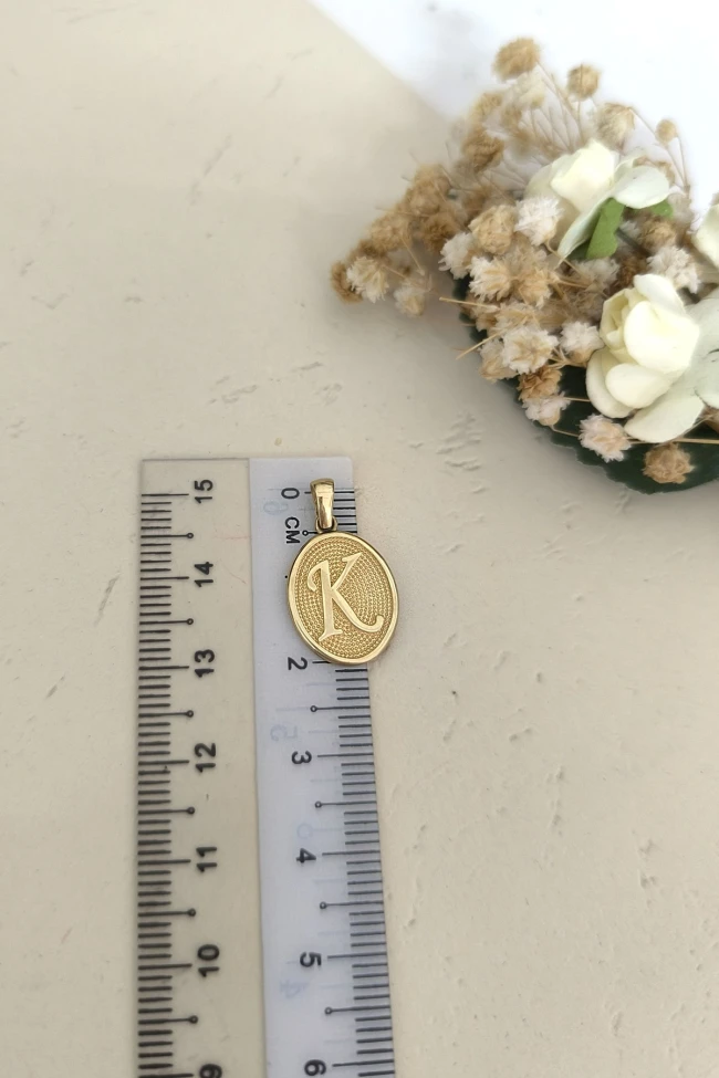 Oval Taşsız Altın K Harfi Kolye Ucu