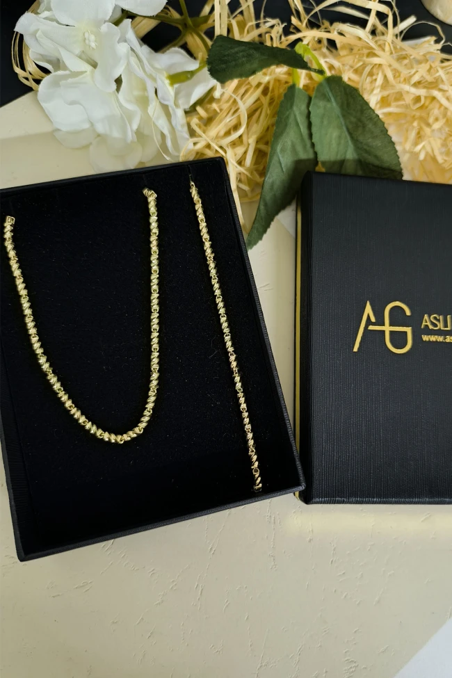Altın Burgu Model Kolye Bileklik Set