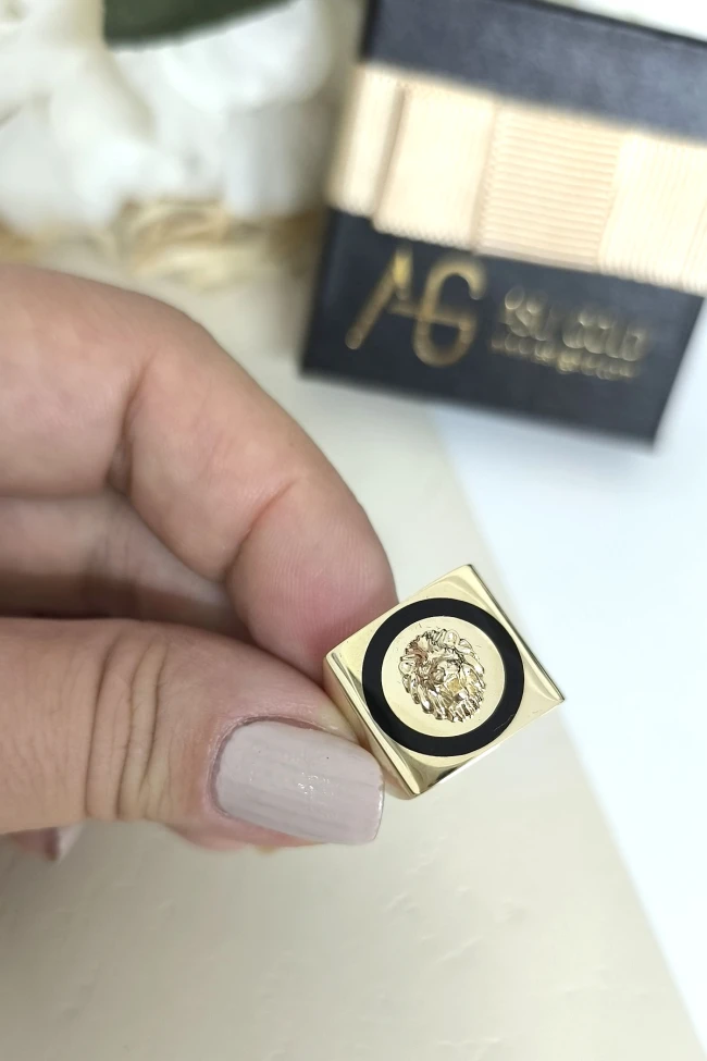 Kare Model Altın Aslan Yüzük